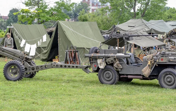 22 Haziran 2018 St Joseph Mi ABD; olay unutmadan; bir askeri kamp bir vintage Mash birliğine gibi bakmak için yeniden oluşturulur