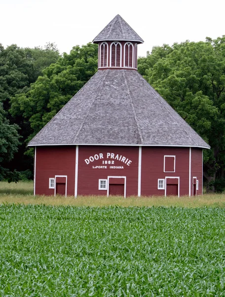 Rusztikus Pajta Ajtó Prairie Egy Vintage Mérföldkő Kis Indiana Város — Stock Fotó