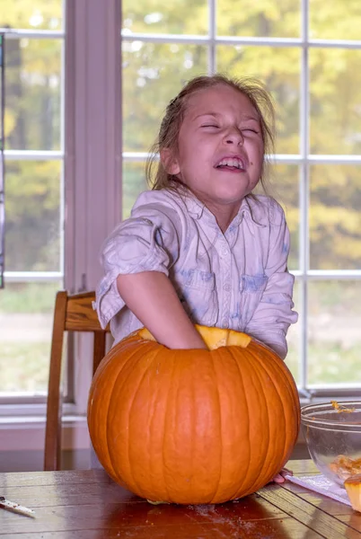 Cute Little Girl Makes Funny Face She Scoops Out Slimy — Stock Photo, Image