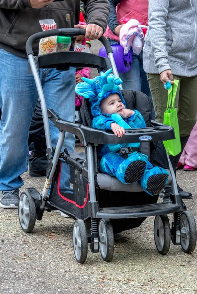 Ekim 2018 Coloma Abd Mavi Dinozor Kostümlü Şirin Bir Bebek — Stok fotoğraf