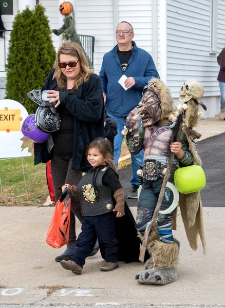 October 2018 Coloma Usa Kids Creative Costumes Walk Parents Halloween — Stock Photo, Image