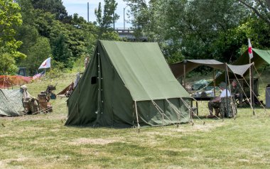 Michigan'daki bir etkinlikte askeri kamp