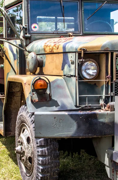 Vintage military vehicle on display — Stock Photo, Image