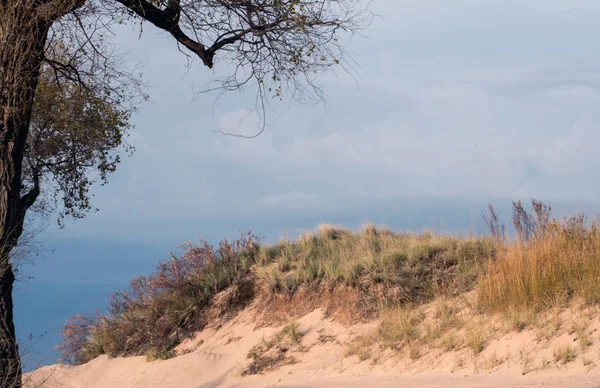 Beautiful sandy dunes over Lake Michigan — Stock Photo, Image