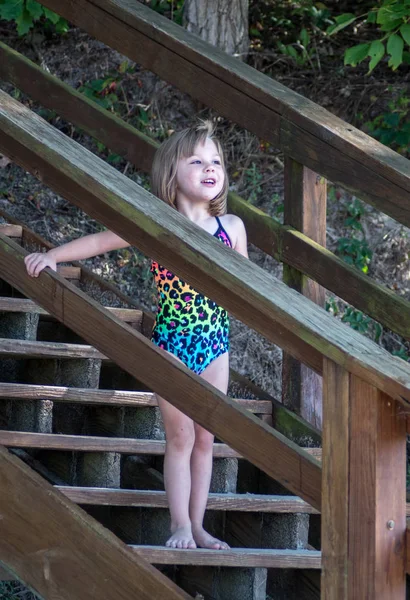 Child on stairs at the beach — Stock Photo, Image