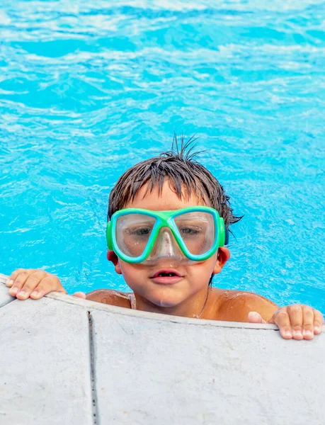 Little Boy Googlies Holds Side Pool — Stock Photo, Image