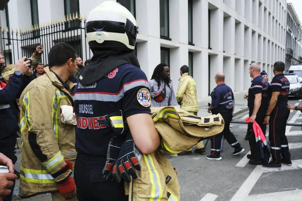 Bomberos protestan por recortes salariales en Bruselas, Bélgica —  Fotos de Stock