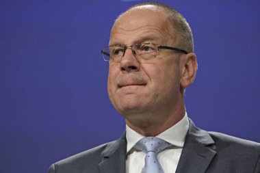  Avrupa Birliği Komiseri Tibor Navracsics'in Eur ile ilgili basın toplantısı