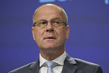  Avrupa Birliği Komiseri Tibor Navracsics'in Eur ile ilgili basın toplantısı