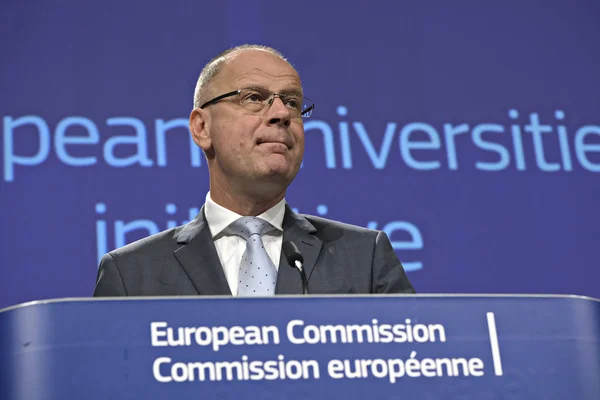 Conferencia de prensa del Comisario de la UE Tibor NAVRACSICS sobre la Europa de los ciudadanos —  Fotos de Stock