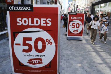 Rue Neuve alışveriş, ana alışveriş caddesi, Brüksel'de, Belçika jul üzerinde. 5, 2019.