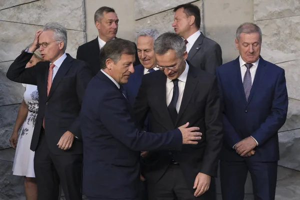 Les ministres de la Défense des pays de l'OTAN se réunissent à Bruxelles — Photo