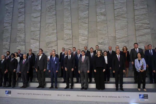 A NATO védelmi miniszterei gyűlnek össze Brüsszelben, Belgiumban, — Stock Fotó