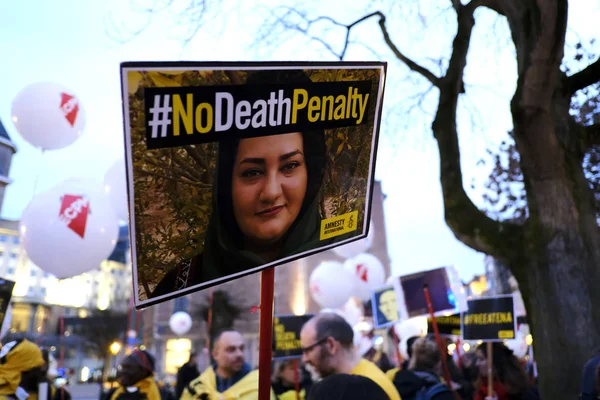Activisten protesteren tegen executies in Brussel, België. — Stockfoto