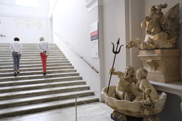 Visitantes Hacen Recorrido Los Museos Reales Bellas Artes Bélgica Bruselas — Foto de Stock