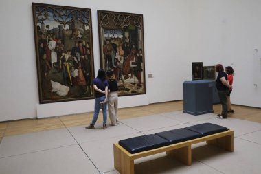 Ziyaretçiler 1 Haziran 2019'da Brüksel'deki Belçika Kraliyet Güzel Sanatlar Müzeleri'nde tura çıkıyor.