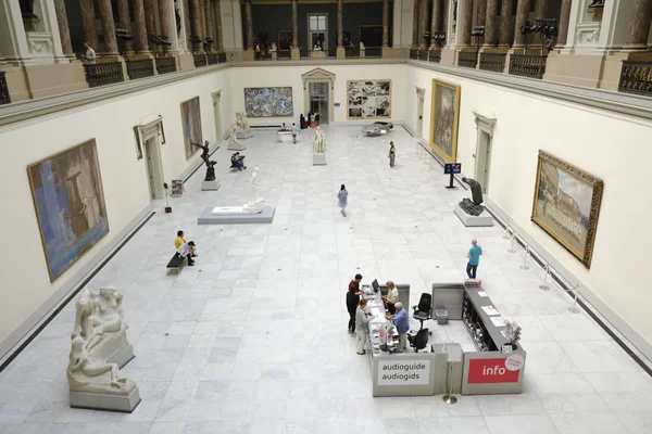 Visitors Take Tour Royal Museums Fine Arts Belgium Brussels June — Stock Photo, Image