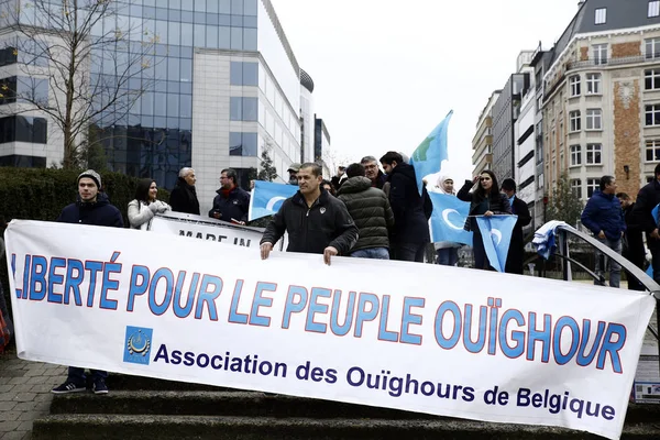 Activistas protestan por el trato chino a musulmanes uigures en Brussel —  Fotos de Stock