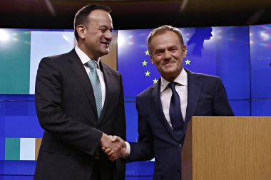 AB Konseyi Başkanı Donald Tusk ve İrlanda Başbakanı Leo Va