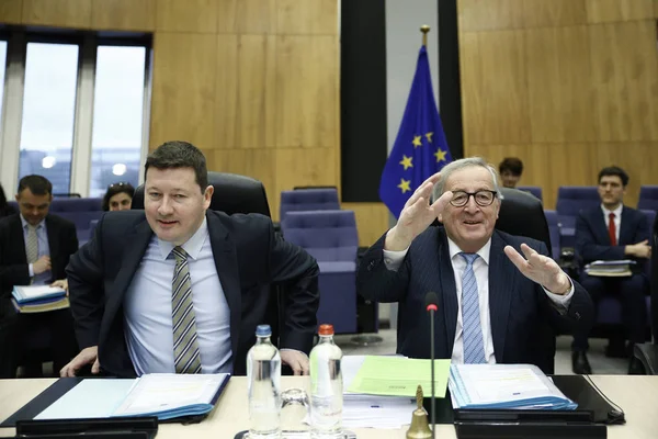 Az Európai Bizottság hetenkénti egyetemi ülése Brüsszelben, B — Stock Fotó
