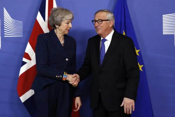 Primer Ministro británico Theresa May visita a las instituciones de la UE en B — Foto de Stock