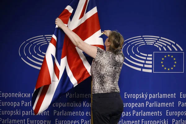 Britse eerste minister Theresa May bezoek aan het EuropeesParlement in BRU — Stockfoto