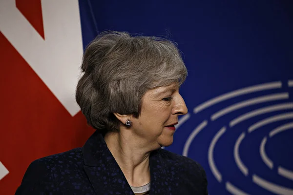 Storbritanniens premiär minister Theresa May besök i EU-parlamentet i BRU — Stockfoto