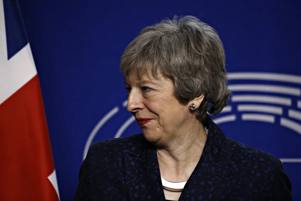 Storbritanniens premiär minister Theresa May besök i EU-parlamentet i BRU — Stockfoto