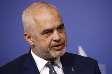 Brüksel, Belçika. 11 Haziran 2019. Arnavutluk Başbakanı Edi Rama ve Avrupa Komisyonu Başkanı Jean-Claude Juncker toplantının ardından basın toplantısı düzenlediler..