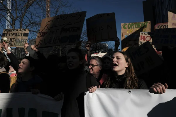 Bruksela Belgia Lutego 2019 Uczniowie Szkół Uczelni Fazie Protestu Przeciwko — Zdjęcie stockowe