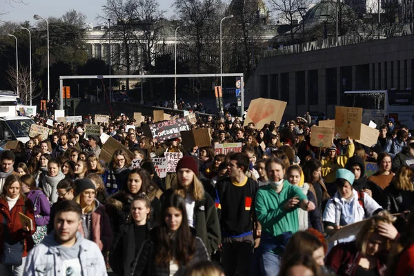 Bruksela Belgia Lutego 2019 Uczniowie Szkół Uczelni Fazie Protestu Przeciwko — Zdjęcie stockowe