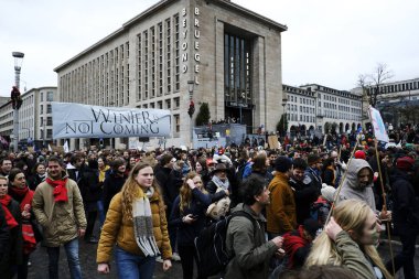Göstericiler B iklim değişikliğine karşı bir protesto katılmak