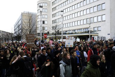 Göstericiler B iklim değişikliğine karşı bir protesto katılmak