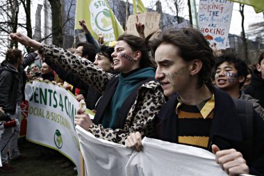 Göstericiler B iklim değişikliğine karşı bir protesto katılmak