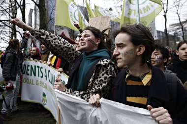Göstericiler B iklim değişikliğine karşı bir protesto katılmak