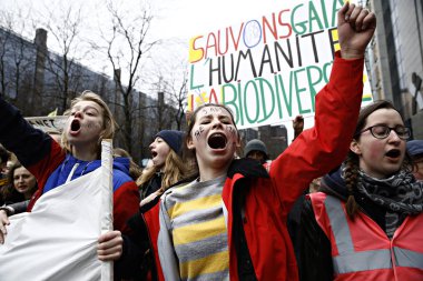 Göstericiler B iklim değişikliğine karşı bir protesto katılmak