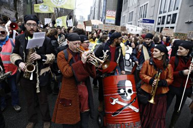 Göstericiler B iklim değişikliğine karşı bir protesto katılmak