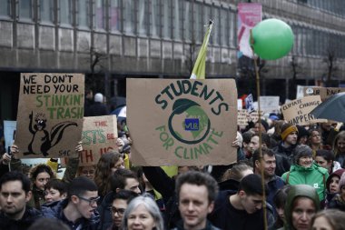 Göstericiler B iklim değişikliğine karşı bir protesto katılmak