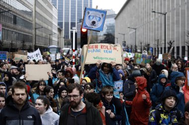 Göstericiler B iklim değişikliğine karşı bir protesto katılmak