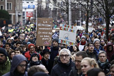 Göstericiler B iklim değişikliğine karşı bir protesto katılmak