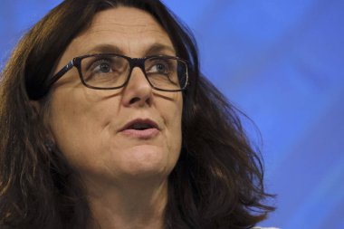 Avrupa Komisyonu'nun Ticaretkomiseri Cecilia Malmstrom basın mensuplarına 