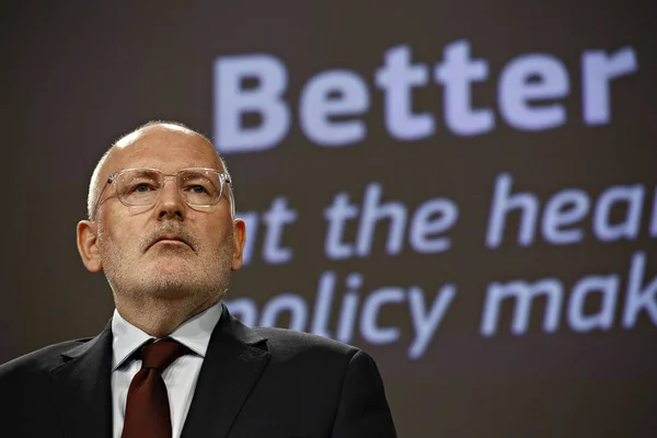 Conferencia de prensa de la UE para hacer balance del programa "Legislar mejor" — Foto de Stock