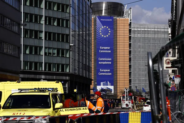 Zagrożenie wybuchem bomby w budynku w pobliżu instytucji europejskich w BRU — Zdjęcie stockowe
