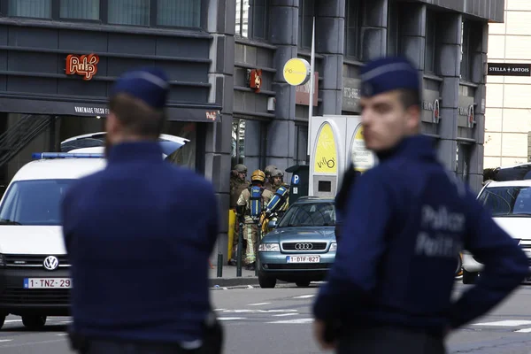 Eine Bombendrohung in einem Gebäude in der Nähe europäischer Institutionen in bru — Stockfoto
