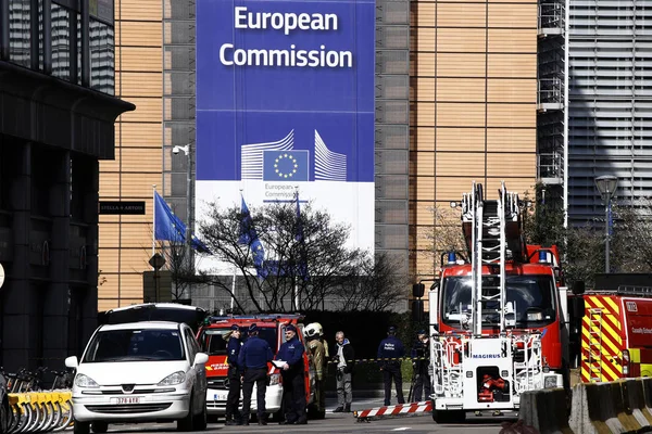 Zagrożenie wybuchem bomby w budynku w pobliżu instytucji europejskich w BRU — Zdjęcie stockowe