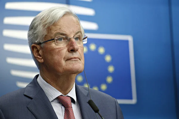 El jefe negociador de la UE para el Brexit, Michel Barnier, se dirige a una prensa —  Fotos de Stock