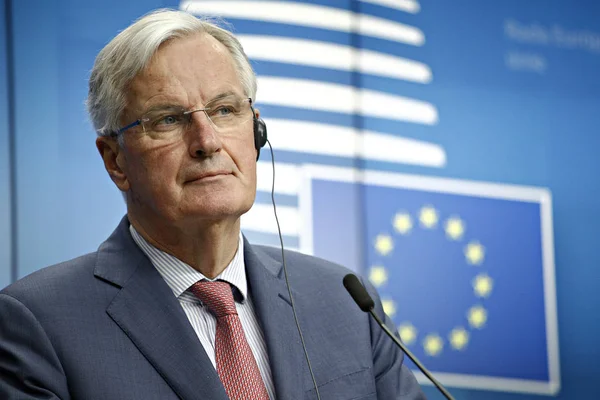 El jefe negociador de la UE para el Brexit, Michel Barnier, se dirige a una prensa —  Fotos de Stock