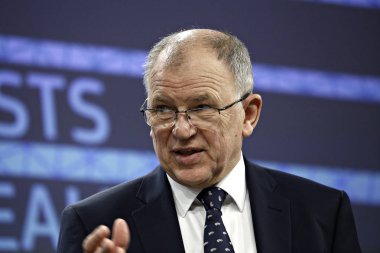 Komisyon Üyeleri Vytenis Andriukaitis ve Corin tarafından basın toplantısı