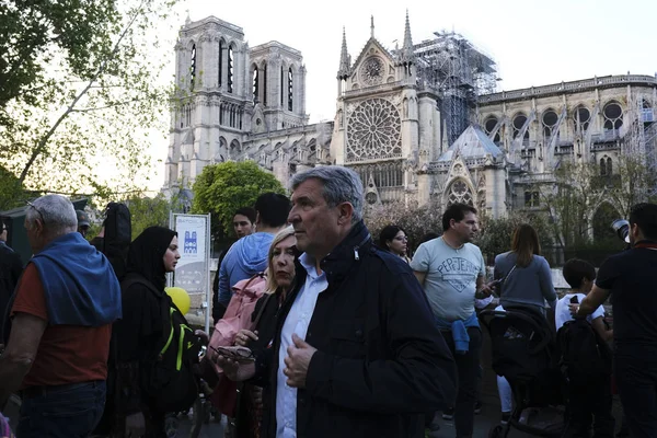 Passeio Turistas Fora Catedral Notre Dame Paris Paris França Abril — Fotografia de Stock