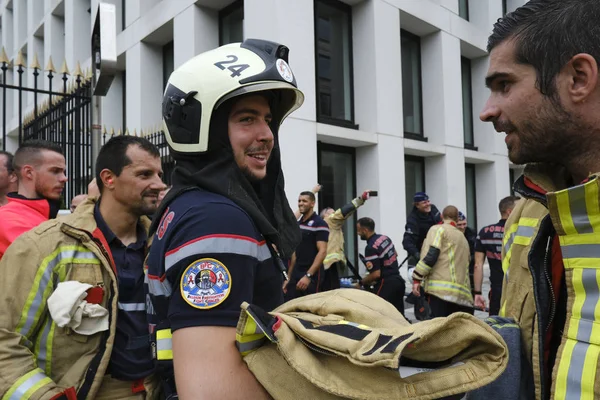 Firefighters protest Salary cuts in Brussels, Belgium — Stock Photo, Image